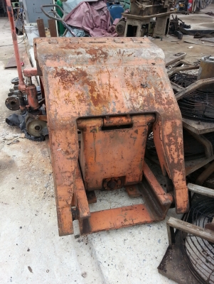 ขายงาหมุนกับปากหนีบโฟคลิฟท์ขนาดกว้างของร่องยึด40 เซ็นติเมตรราคาตัวละ 45,000 บาท ขายงาหมุนกับปากหนีบโฟคลิฟท์ขนาดกว้างของร่องยึด40 เซ็นติเมตรราคาตัวละ 45,000 บาท