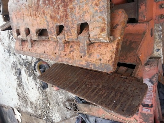 ขายงาหมุนกับปากหนีบโฟคลิฟท์ขนาดกว้างของร่องยึด40 เซ็นติเมตรราคาตัวละ 45,000 บาท ขายงาหมุนกับปากหนีบโฟคลิฟท์ขนาดกว้างของร่องยึด40 เซ็นติเมตรราคาตัวละ 45,000 บาท