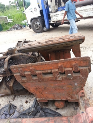 ขายงาหมุนกับปากหนีบโฟคลิฟท์ขนาดกว้างของร่องยึด40 เซ็นติเมตรราคาตัวละ 45,000 บาท ขายงาหมุนกับปากหนีบโฟคลิฟท์ขนาดกว้างของร่องยึด40 เซ็นติเมตรราคาตัวละ 45,000 บาท