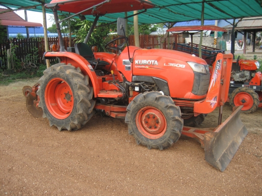 ..พ.คูโบต้า L3608     ราคา 350000  บาท รถปี 55 จัดแนนท์ได้