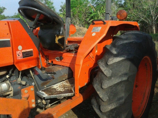ขายรถไถ KUBOTA M5000SU พร้อมดันหน้า ผาน6 รถสภาพเดิมๆไม่ได้ทำสีใหม่ ขายรถไถ KUBOTA M5000SU พร้อมดันหน้า ผาน6 รถสภาพเดิมๆไม่ได้ทำสีใหม่
