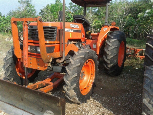 ขายรถไถ KUBOTA M5000SU พร้อมดันหน้า ผาน6 รถสภาพเดิมๆไม่ได้ทำสีใหม่ ขายรถไถ KUBOTA M5000SU พร้อมดันหน้า ผาน6 รถสภาพเดิมๆไม่ได้ทำสีใหม่