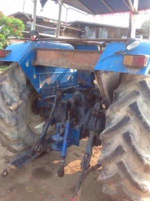 รถแทรกเตอร์ฟอร์ด สภาพดีเยี่ยม พร้อมใช้งาน ขายพร้อมใบดันหน้าและผานสาม