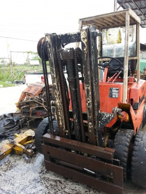 ขายโฟคลิฟท์ 2.5 ตันตามสภาพอุปกรณ์ครบไม่ใด้ใช้มา 4 ปีราคา 70,000 บาท