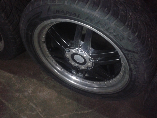 ขายแม็กขอบ20พร้อมยาง6รู สภาพสวย13900 4วง ขายแม็กขอบ20พร้อมยาง6รู สภาพสวย13900 4วง