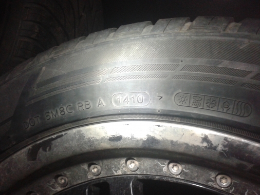 ขายแม็กขอบ20พร้อมยาง6รู สภาพสวย13900 4วง ขายแม็กขอบ20พร้อมยาง6รู สภาพสวย13900 4วง