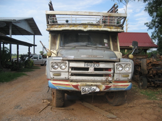 สิบล้อ หัวยาว 145 แรง  275000  บาท