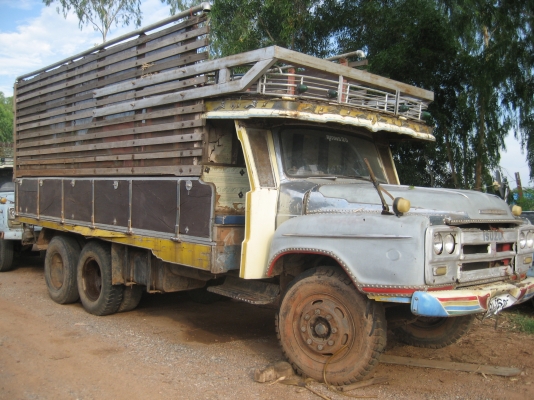 สิบล้อ หัวยาว 145 แรง  275000  บาท