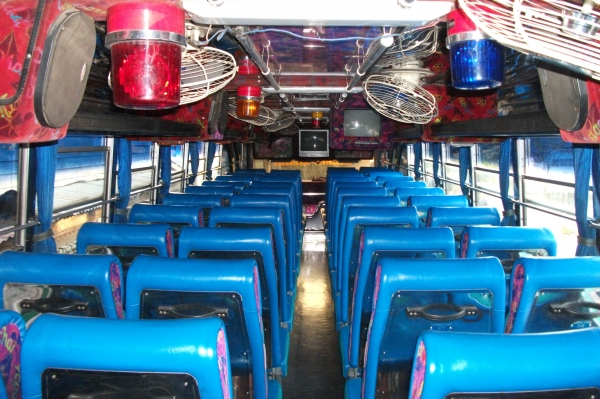 ขายรถบัสพัดลม ชั้นครึ่ง ขายรถบัสพัดลม ชั้นครึ่ง