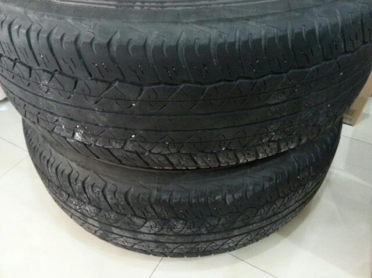 ขายยาง DUNLOP  AT20  255 70R16 ปี11