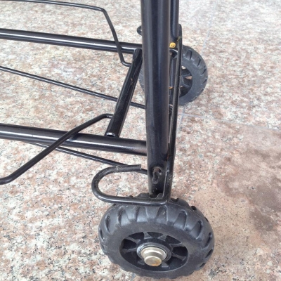 รถลากจูงสำหรับเข็นของ พร้อมสายรัดของ สำหรับใช้ลากสิ่งของต่างๆ