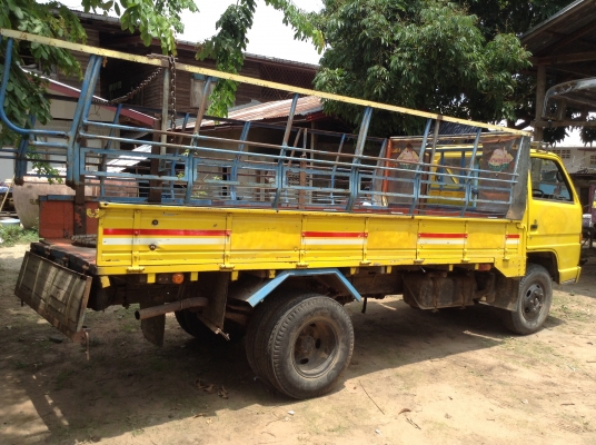 ขาย 6 ล้อ ISUZU TLD เครื่อง 4BB1 100 แรงฝาขาว คัสซีสวย วางหัว NKR ยกหัวได้ คัสซีสวยตลอดเส้น ยางดี ทะเบียนพร้อมโอน