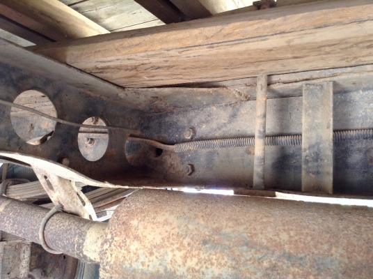 ขาย 6 ล้อ ISUZU TLD เครื่อง 4BB1 100 แรงฝาขาว คัสซีสวย วางหัว NKR ยกหัวได้ คัสซีสวยตลอดเส้น ยางดี ทะเบียนพร้อมโอน