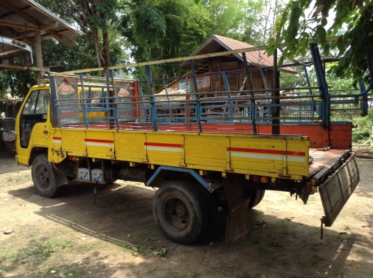 ขาย 6 ล้อ ISUZU TLD เครื่อง 4BB1 100 แรงฝาขาว คัสซีสวย วางหัว NKR ยกหัวได้ คัสซีสวยตลอดเส้น ยางดี ทะเบียนพร้อมโอน