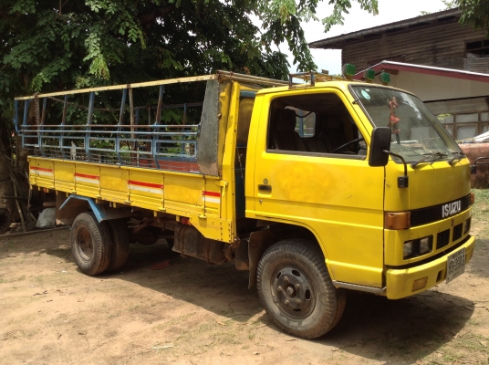 ขาย 6 ล้อ ISUZU TLD เครื่อง 4BB1 100 แรงฝาขาว คัสซีสวย วางหัว NKR ยกหัวได้ คัสซีสวยตลอดเส้น ยางดี ทะเบียนพร้อมโอน