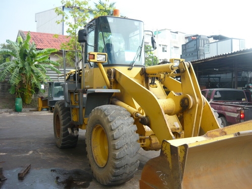 รถตักล้อยาง Komatsu WA250-3E ขนาด 2.5 คิว รถนอกแท้จากญี่ปุ่น 091 695-6445