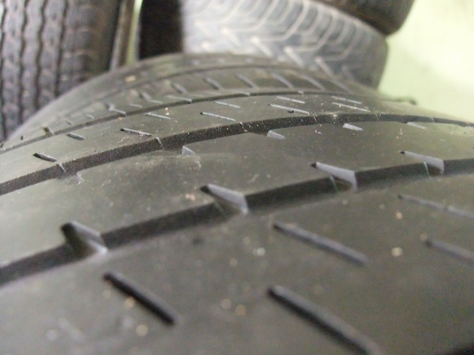 ยาง  Bridgestone 255/40/18 ปี 09