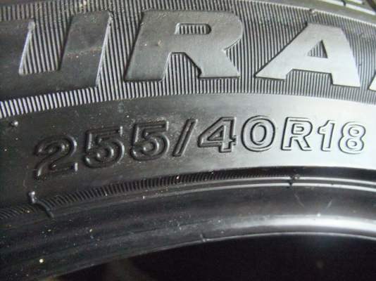 ยาง  Bridgestone 255/40/18 ปี 09