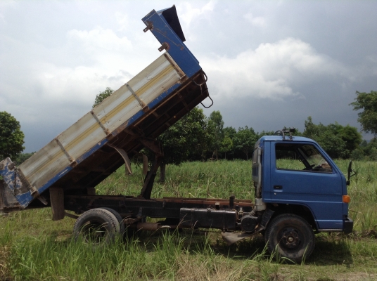 ขาย 6 ล้อดั้ม NPR61L เครื่อง 4BE1 110 แรงม้า เกียร์สั้น F หน้า-หลัง มีสโลว์กลาง พวงมาลัยพาวเวอร์ ทะเบียนเต็มพร้อมโอน