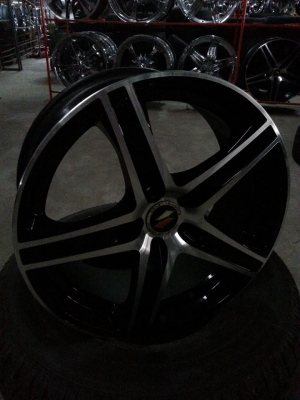 ขายแม็กนอก  RAIDEN BY LENSO ขอบ 20 5รู  ลายดาว เชิญด้านใน