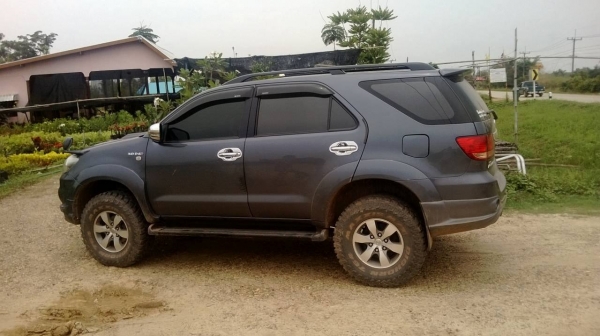 TOYOTA FORTUNER 3.O V เกียร์ออโต้ 4x4 เบาะหนัง รถบ้านแท้วิ่งน้อย TOYOTA FORTUNER 3.O V เกียร์ออโต้ 4x4 เบาะหนัง รถบ้านแท้วิ่งน้อย