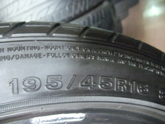 ยาง Dunlop 195/45/16 ปี 11 ยาง Dunlop 195/45/16 ปี 11