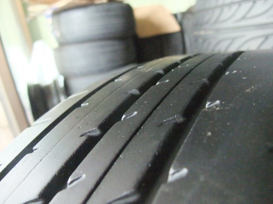ยาง Dunlop 195/45/16 ปี 11 ยาง Dunlop 195/45/16 ปี 11