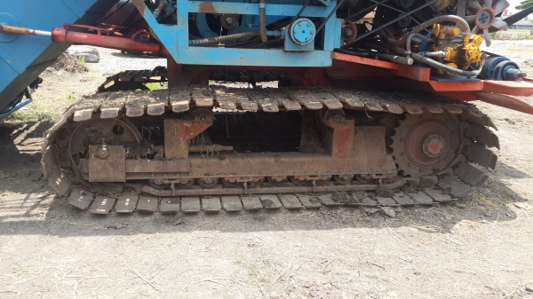 ขายรถเกี่ยวข้าวไทยเจริญการช่าง