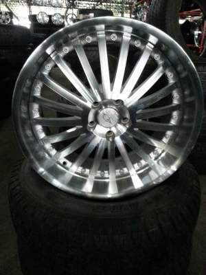 ขายแม็กนอก LEAGUE ขอบ20 5รู สภาพสวยครับ