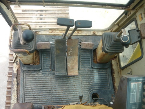 รถขุด Komatsu PC120-3 รถเก่านอก นำเข้าจากญี่ปุ่น สภาพเดืมๆ พร้อมใช้งาน แผ่นแทรก70 cm