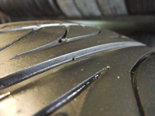 ยาง Dunlop 225/45/18 ปี 11 ยาง Dunlop 225/45/18 ปี 11