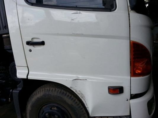 รถฮีโน่ 6 ล้อดั้ม ( ติดเฮี้ยบ 3.5 ตัน. ) 150 แรงม้า. ปี 55 ( รถวิ่ง 35,xxx กม. ) สนใจติดต่อ 081 - 6079515 รถฮีโน่ 6 ล้อดั้ม ( ติดเฮี้ยบ 3.5 ตัน. ) 150 แรงม้า. ปี 55 ( รถวิ่ง 35,xxx กม. ) สนใจติดต่อ 081 - 6079515