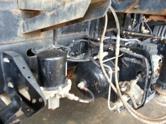 รถฮีโน่ 6 ล้อดั้ม ( ติดเฮี้ยบ 3.5 ตัน. ) 150 แรงม้า. ปี 55 ( รถวิ่ง 35,xxx กม. ) สนใจติดต่อ 081 - 6079515 รถฮีโน่ 6 ล้อดั้ม ( ติดเฮี้ยบ 3.5 ตัน. ) 150 แรงม้า. ปี 55 ( รถวิ่ง 35,xxx กม. ) สนใจติดต่อ 081 - 6079515