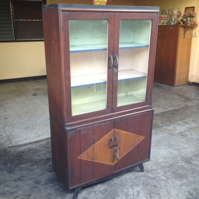 ตู้เฟอร์นิเจอร์ไม้สักเก่า