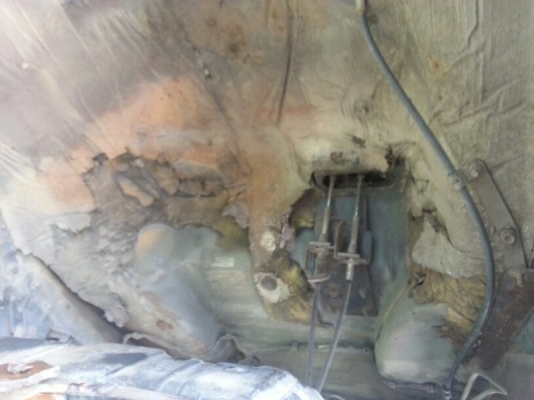 รถฮีโน่ 6 ล้อดั้ม ( ติดเฮี้ยบ 3.5 ตัน. ) 150 แรงม้า. ปี 55    ( รถวิ่ง 8x,xxx  กม. )