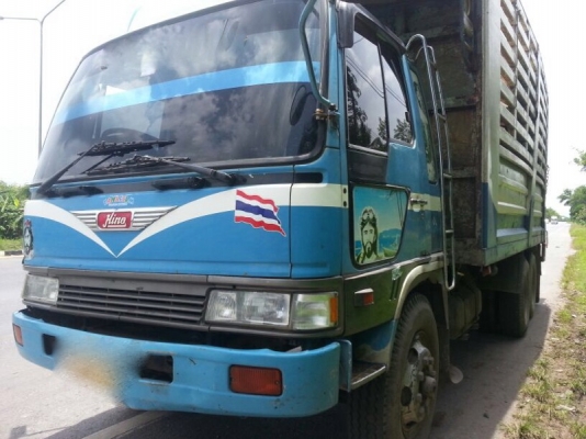 รถฮีโน่ 10 ล้อ รั้ว  ( ไม่ดั้ม )  KT925  168 แรงม้า.  สนใจติดต่อ 081 - 6079515