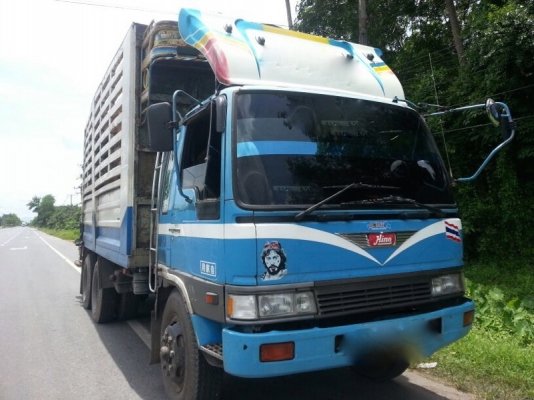รถฮีโน่ 10 ล้อ รั้ว  ( ไม่ดั้ม )  KT925  168 แรงม้า.  สนใจติดต่อ 081 - 6079515