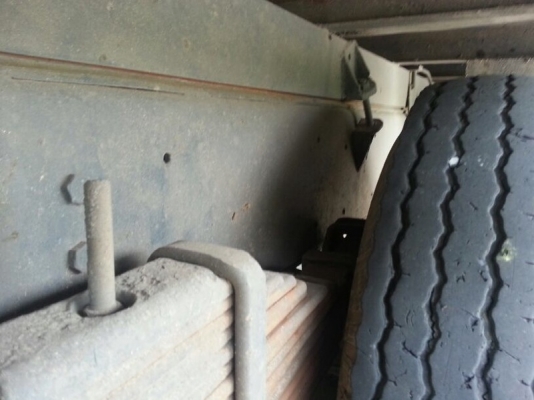 รถฮีโน่ 10 ล้อ รั้ว  ( ไม่ดั้ม )  KT925  168 แรงม้า.  สนใจติดต่อ 081 - 6079515