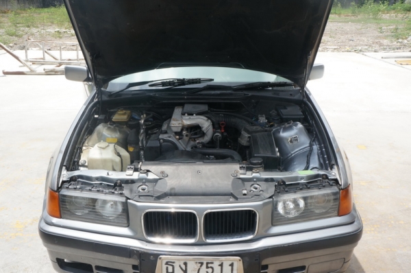 BMW E36 นกแก้ว ปี 1993 ขายเงินสดเท่านั้น พวงมาลัยพาวเวอร์ กระจกไฟฟ้าใช้งานได้ทุกบาน แอร์เย็น เครื่องวิ่งดี เกียร์ ช่วงล่างปกติ รถพร้อมใช้งาน เอกสารครบชัดเจนพร้อมโอน