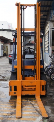 รถยกน้ำมันเบนซิน ขนาด 2 ตัน เสาสูง 4 เมตร  งาสไลค์ Toyota 5FG20