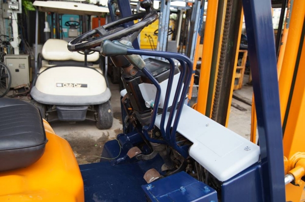 รถยกน้ำมันเบนซิน ขนาด 2 ตัน เสาสูง 4 เมตร  งาสไลค์ Toyota 5FG20