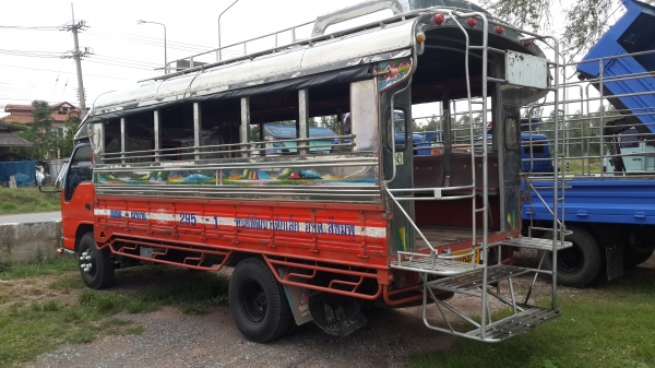 ขายรถหกล้อโดยสารรับส่งนักเรียนหลังคาสแตนเลส ขายรถหกล้อโดยสารรับส่งนักเรียนหลังคาสแตนเลส