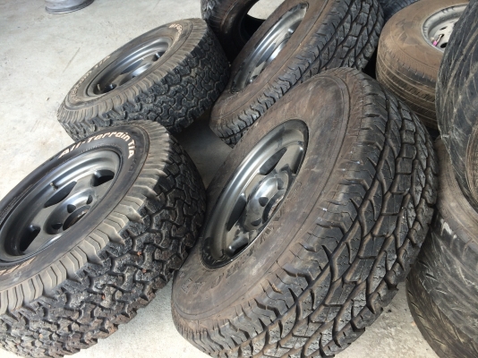 ขายถูกๆ แม็กซ์ขอบ 16 พร้อมยาง 265/75-16 BFGoodrich