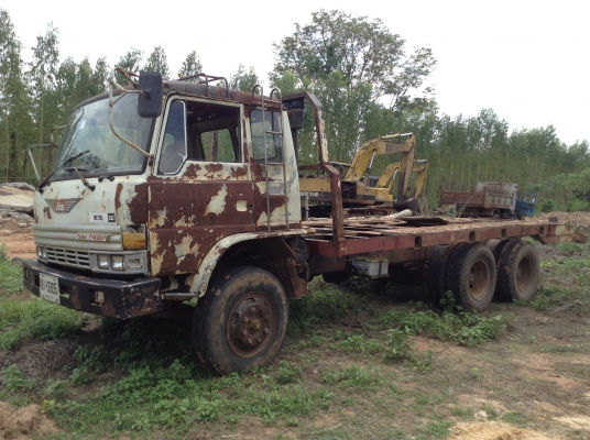 ขายเทเลอร์ลากแบคโฮ 10 ล้อ 2 เพลา FM186 เครื่อง EL100 190 แรงม้า คัสซีสวย สโลว์กลาง เบรคลมดัน พวงมาลัยพาวเวอร์ ทะเบียนครบพร้อมโอน