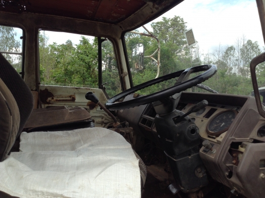 ขายเทเลอร์ลากแบคโฮ 10 ล้อ 2 เพลา FM186 เครื่อง EL100 190 แรงม้า คัสซีสวย สโลว์กลาง เบรคลมดัน พวงมาลัยพาวเวอร์ ทะเบียนครบพร้อมโอน