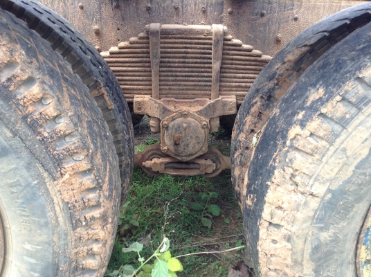 ขายเทเลอร์ลากแบคโฮ 10 ล้อ 2 เพลา FM186 เครื่อง EL100 190 แรงม้า คัสซีสวย สโลว์กลาง เบรคลมดัน พวงมาลัยพาวเวอร์ ทะเบียนครบพร้อมโอน