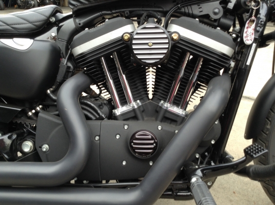 ธารนนทบุรี//ขาย hd iron883 ปี2010 สภาพนางฟ้า ของแต่งเต็ม วิ่งน้อย ราคา395,000 บาท อินวอยท์แท้