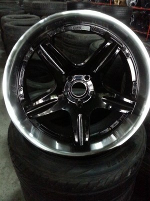 ขายแม็ก 5ก้านยกๆๆ แนวเรโทร ขอบ 20  5รู แข็งๆๆ ครับใครหายุรีบเลย