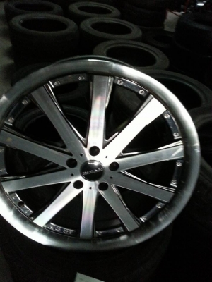 ขายแม็ก VIP ROJAM โพเนียม ขอบ 20 5รู  สภาพสวยมาก