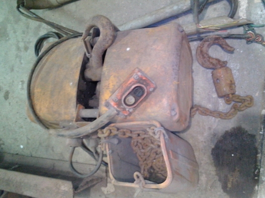 รอกโซ่ hitachi 1 ตัน